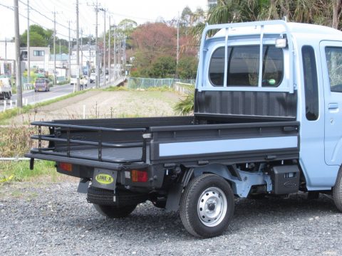 　ハイゼット　ジャンボ　荷台ベッドライナー塗装+ハードカーゴゲート取り付け写真